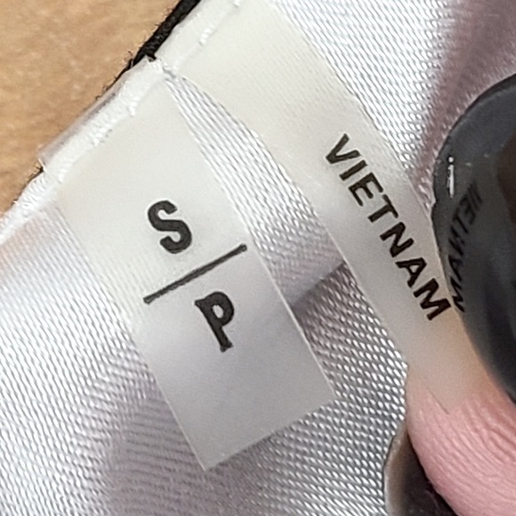 Tahari Floral Pink V-Neck Sleeveless Blouse | S - Picture 11 of 11